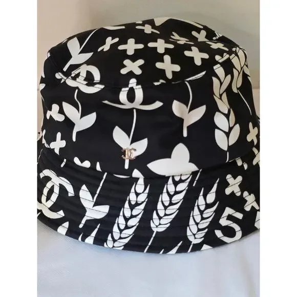 Chanel Black Interlocking CC Printed bucket hat M sz